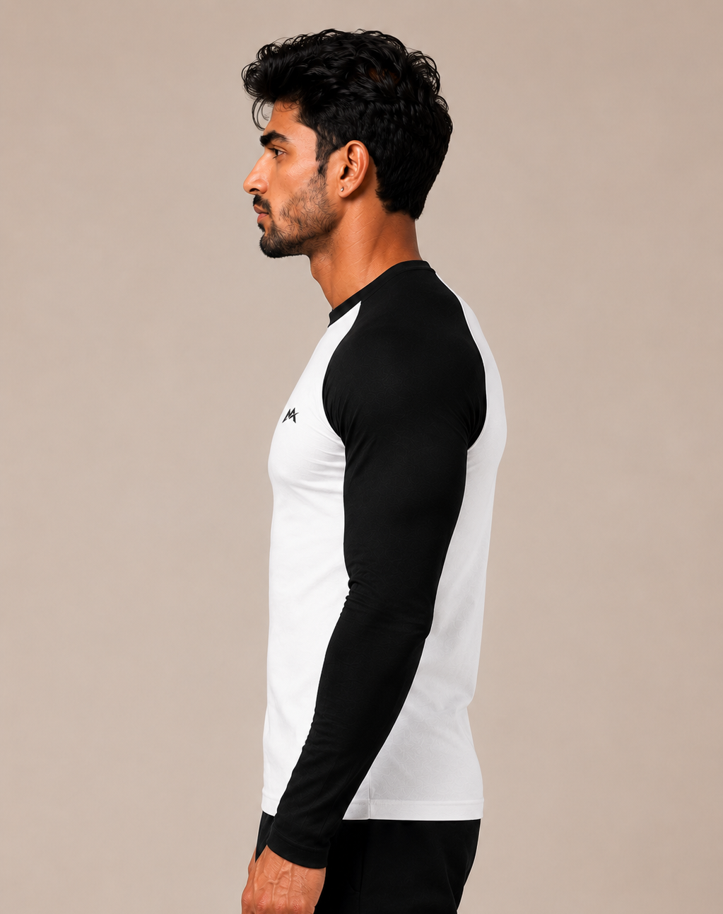 Unisex raglan t-shirt in black and white with three-quarter sleeves, featuring a casual sporty look by myattractivethings.